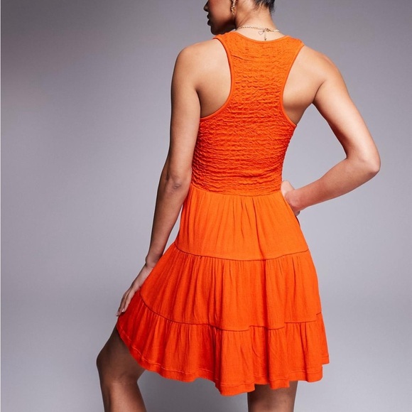 ASOS Design Crinkle Scoop Tiered Mini Dress in Blood Orange - Size US 12 - Picture 5 of 6